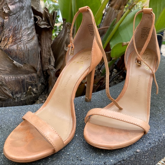 Banana Republic Shoes - Banana Republic Juliette Nude Leather Heels